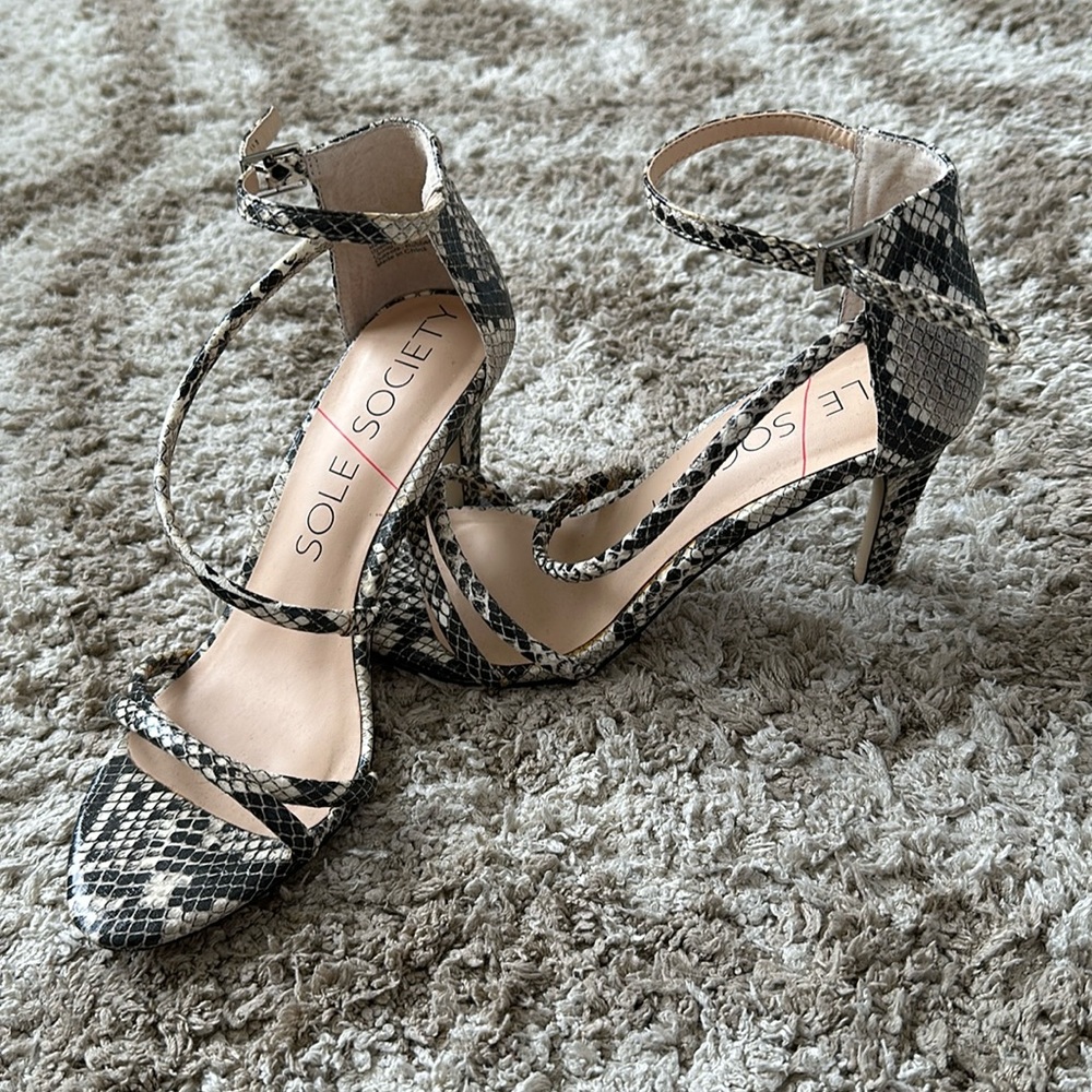 Sole society crocodile pattern size 7